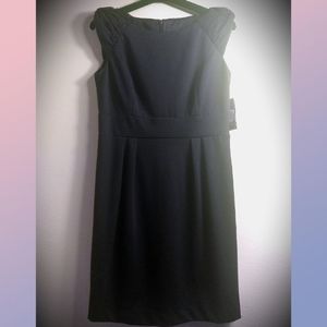 Black dress 👄 Jessica Howard 👄 size 12